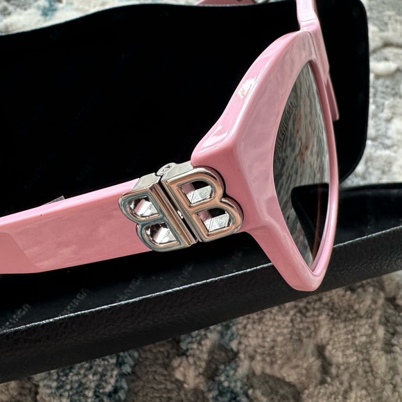 BALENCIAGA PINK BARBIE SUNGLASSES NEW - Picture 5 of 8